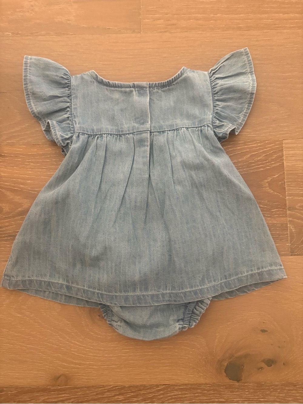 NWT GAP Baby Blue Denim Dress with Floral Embroidery & Matching Bottoms - Picture 2 of 5